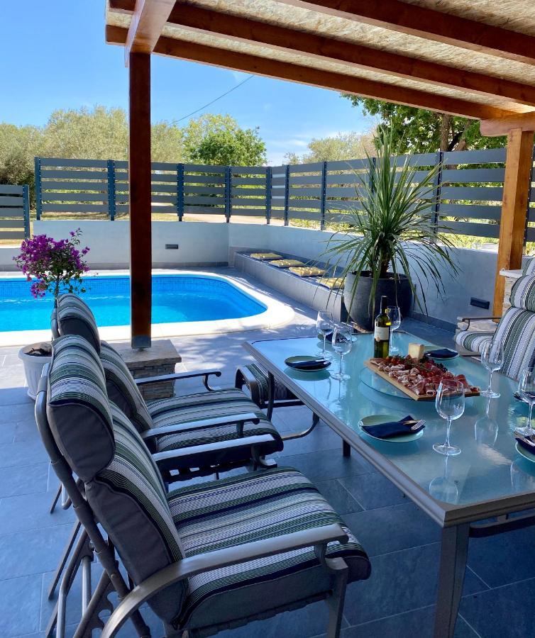 Villa Twins Sukosan With Heated Pool Zewnętrze zdjęcie