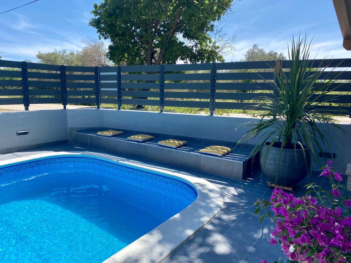 Villa Twins Sukosan With Heated Pool Zewnętrze zdjęcie