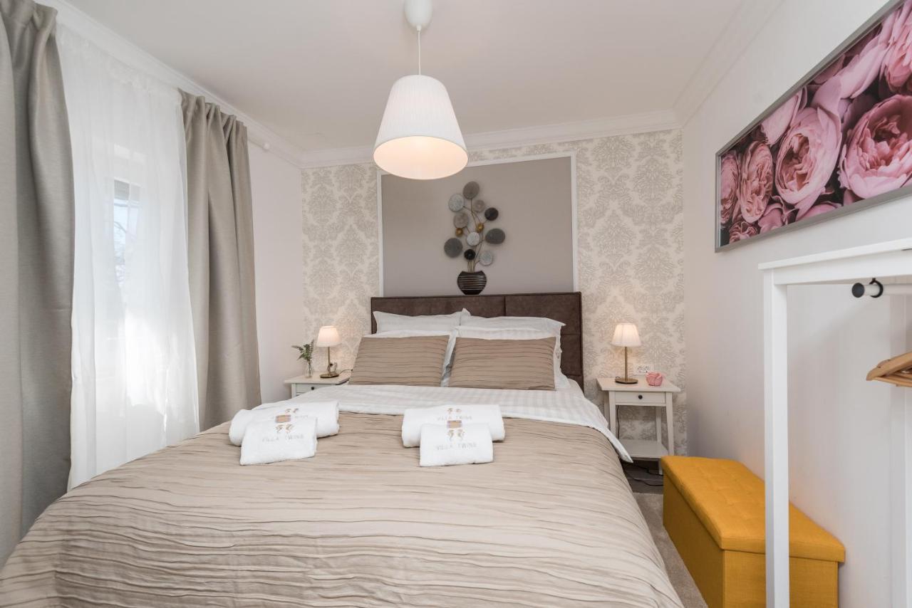 Villa Twins Sukosan With Heated Pool Zewnętrze zdjęcie
