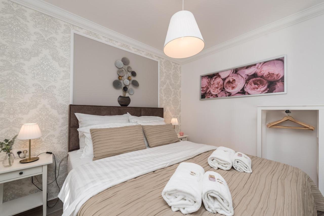 Villa Twins Sukosan With Heated Pool Zewnętrze zdjęcie