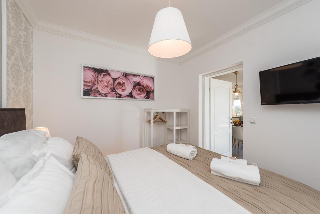 Villa Twins Sukosan With Heated Pool Zewnętrze zdjęcie