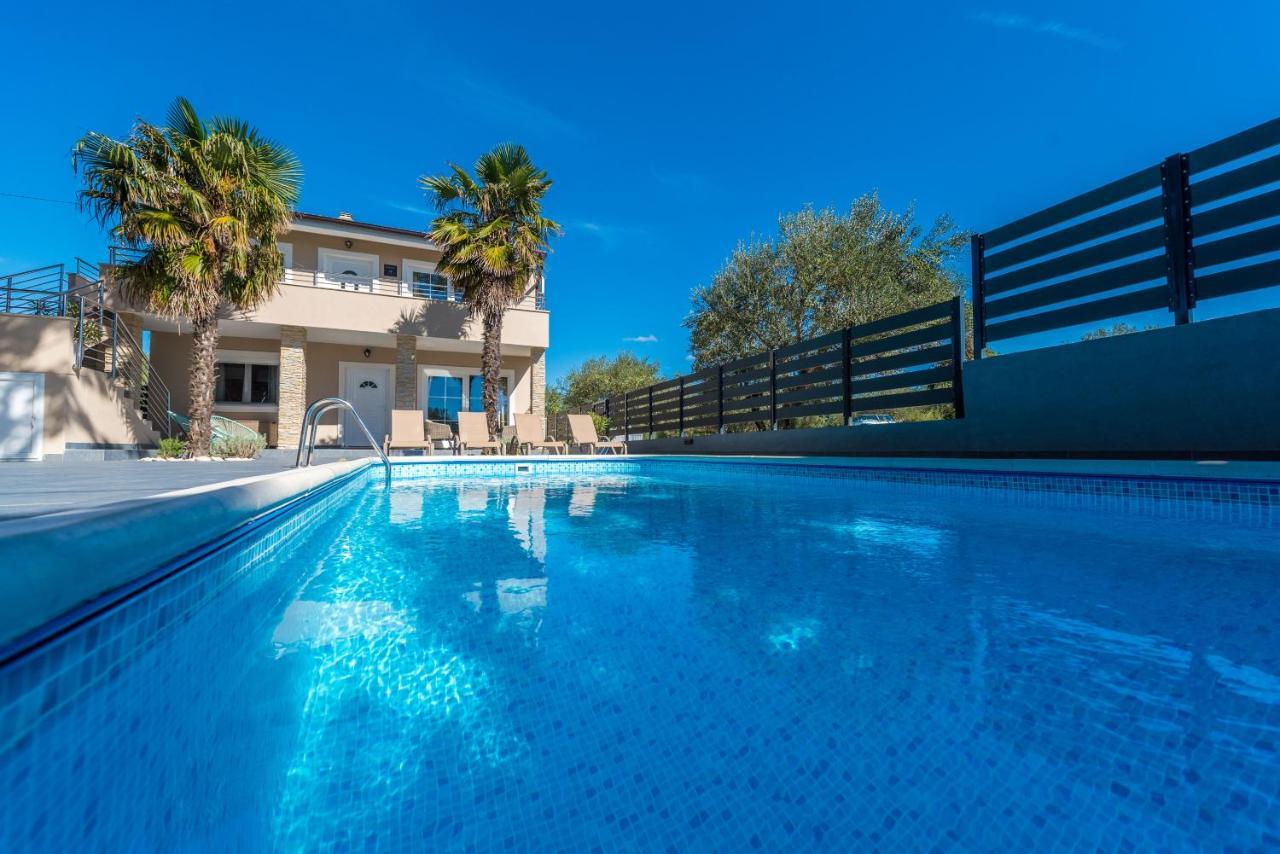Villa Twins Sukosan With Heated Pool Zewnętrze zdjęcie