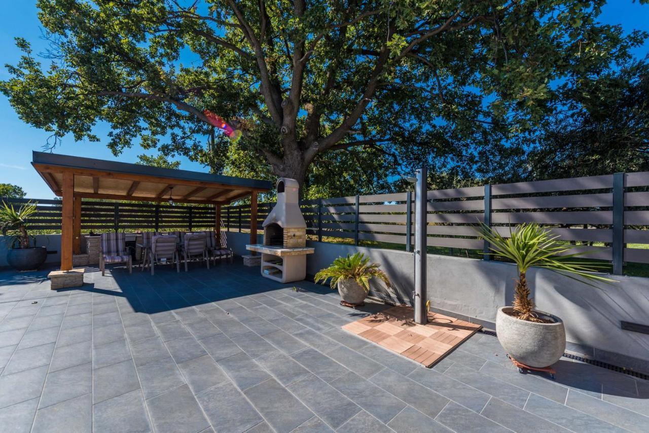 Villa Twins Sukosan With Heated Pool Zewnętrze zdjęcie