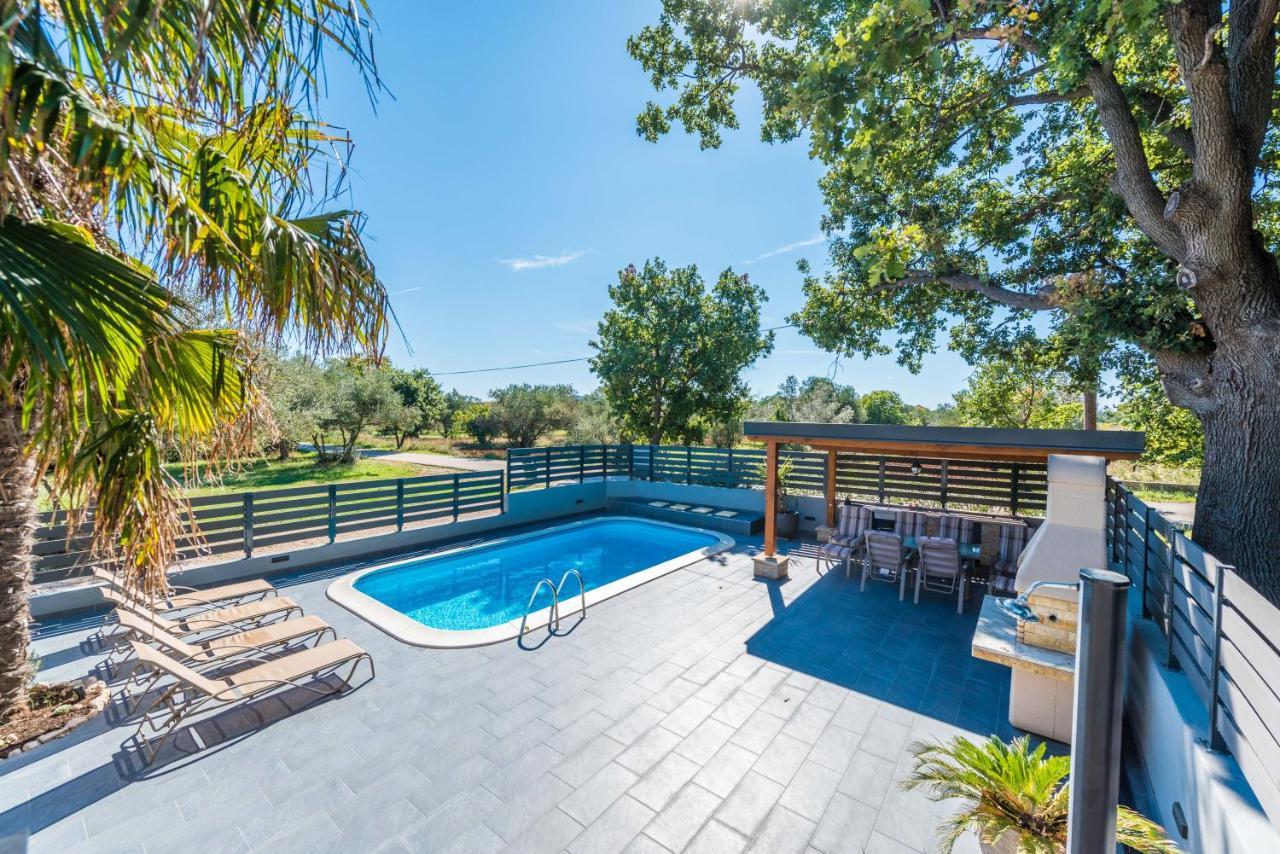 Villa Twins Sukosan With Heated Pool Zewnętrze zdjęcie