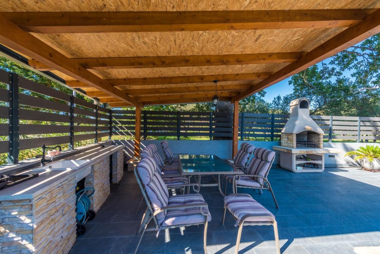 Villa Twins Sukosan With Heated Pool Zewnętrze zdjęcie